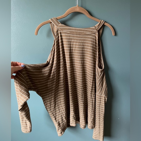 Express Tops - Picture 7 of 13